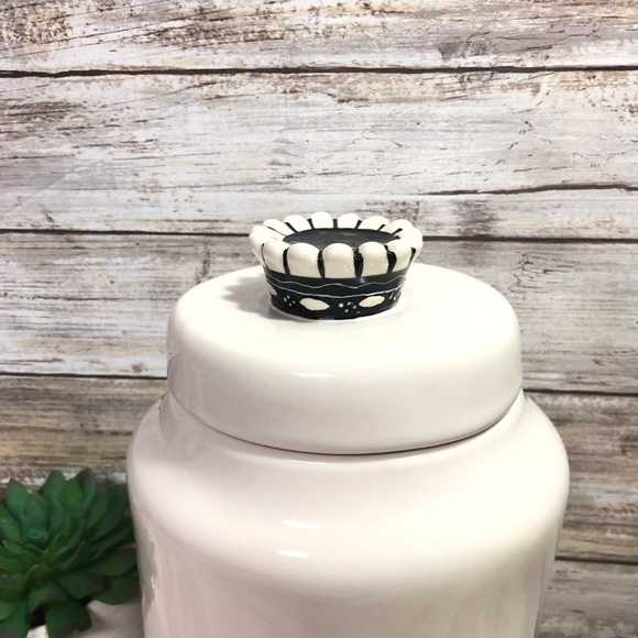 Rae Dunn DOG TREATS Canister With Crown - Picture 4 of 5